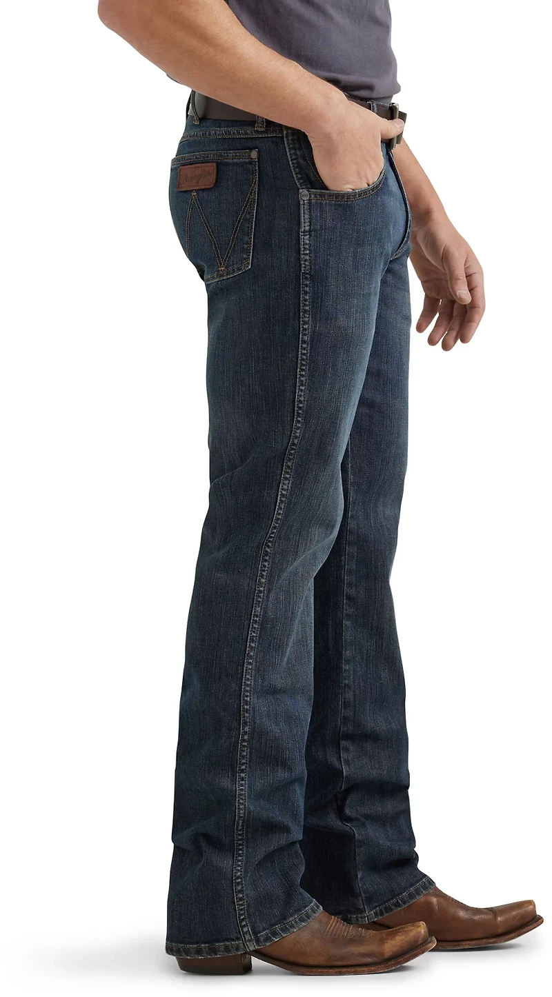 Wrangler Men's Retro Relaxed Bootcut Jeans