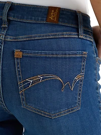 Wrangler Women's Aura from the Women at Instantly Slimming Jeans