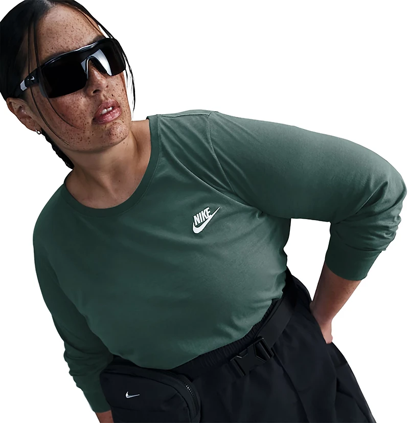 Nike Women's Sportswear Club Long Sleeve Plus T-shirt