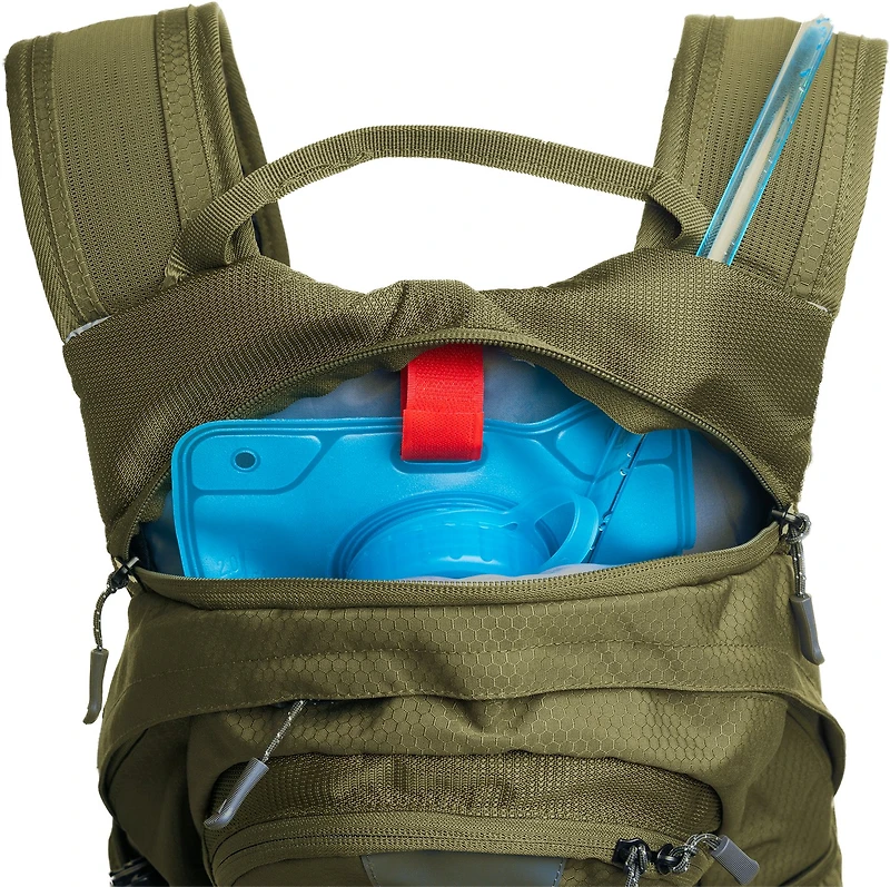 Teton Oasis 18L Hydration Backpack with 2L Bladder