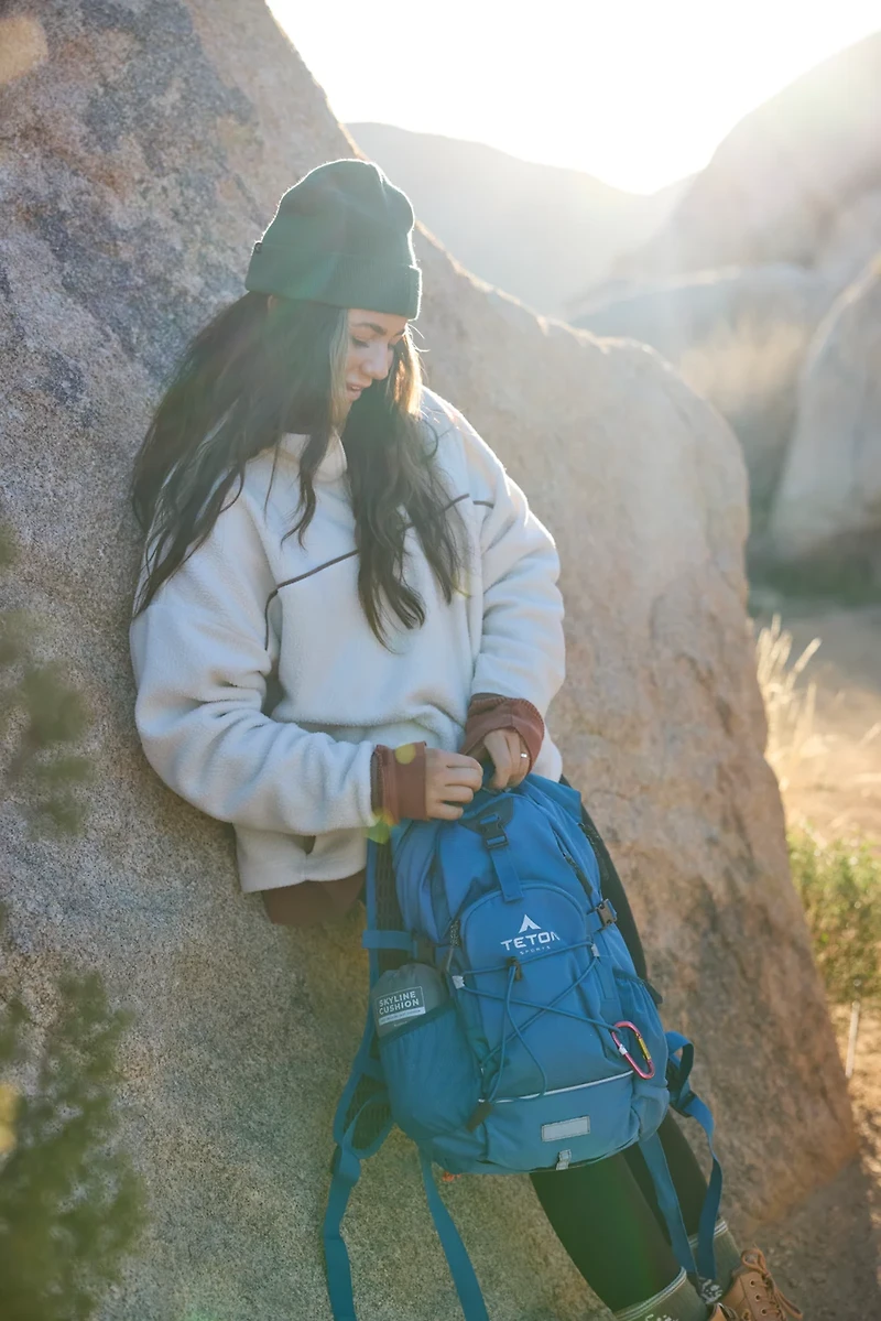 Teton Oasis 22L Hydration Day Pack