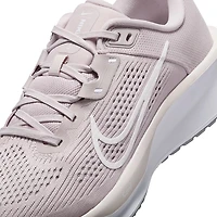 Nike Women's Quest 6 Running Shoes
