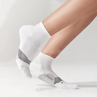 Feetures Elite Light Cushion Quarter Socks