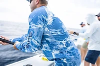 Huk Men's Pursuit Mossy Oak Crew Long Sleeve Shirt