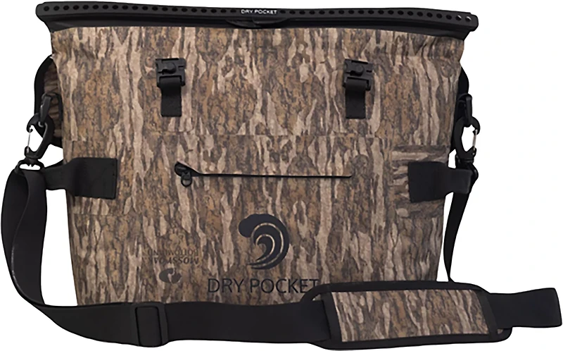 Dry Pocket MagnaGuard Camo Universal Day Pack 12-Can Soft Cooler