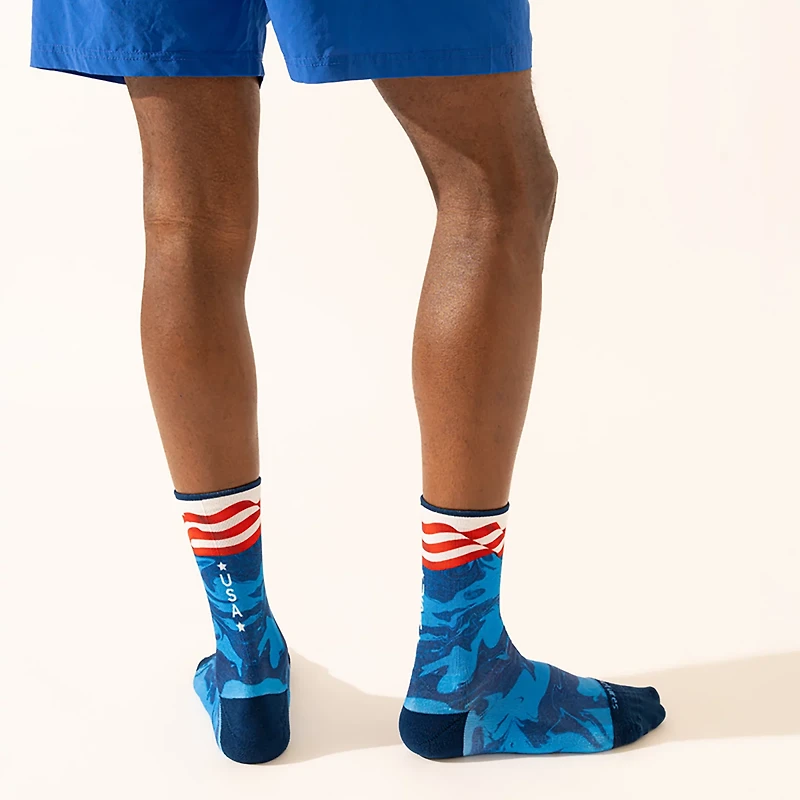 Feetures Elite Adults’ Light Cushion Mini Crew Socks