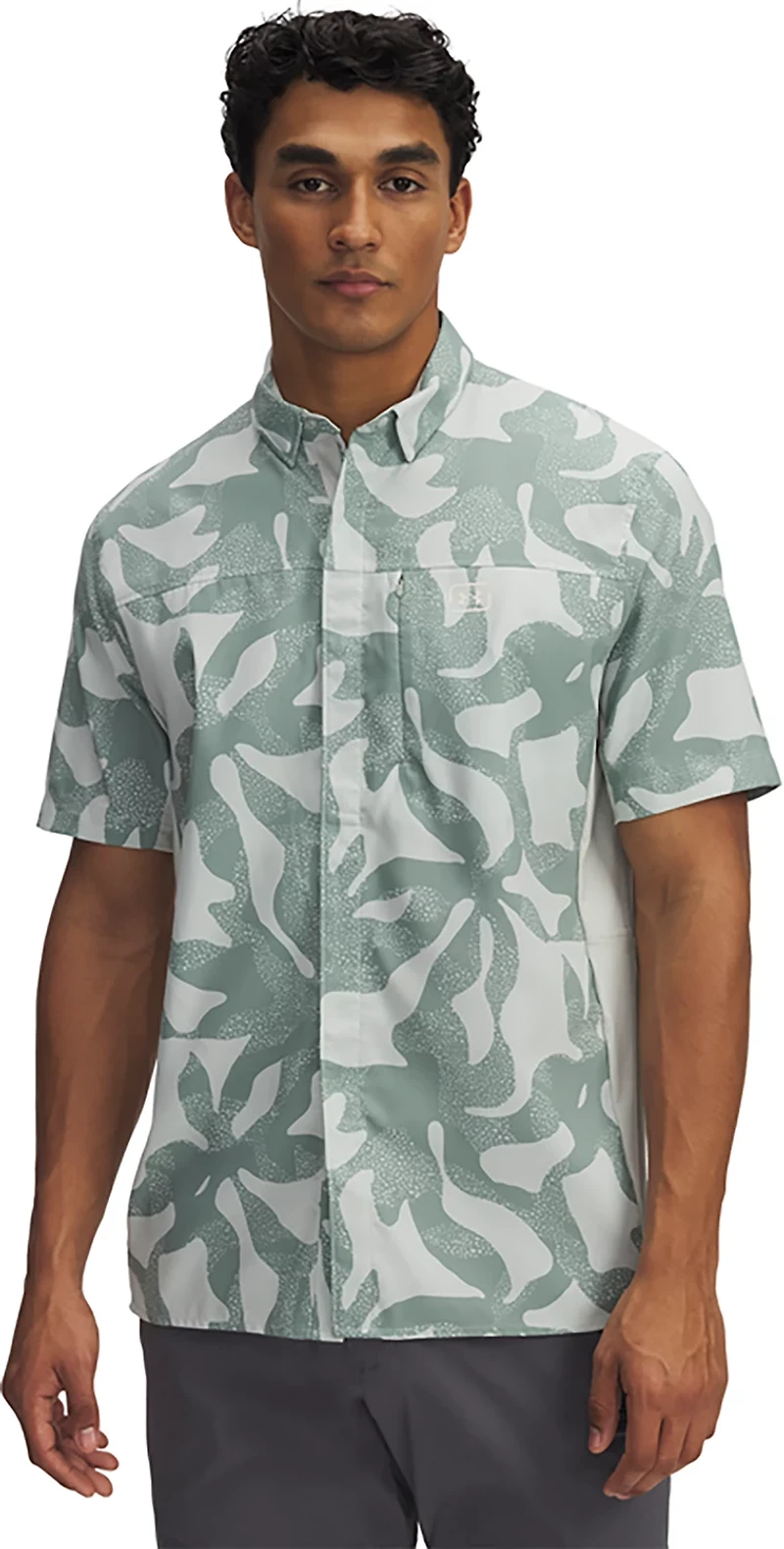Under Armour Men's Shorebreak Fish Hybrid Printed Woven Shirt