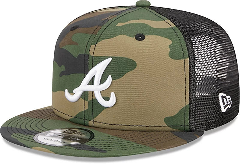 New Era Adults' Braves Evergreen Camo 9FIFTY Trucker Cap