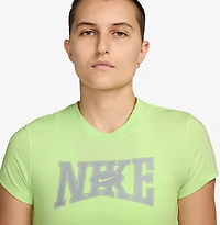Nike Women's Sportswear Slim Crop Graphic T-shirt