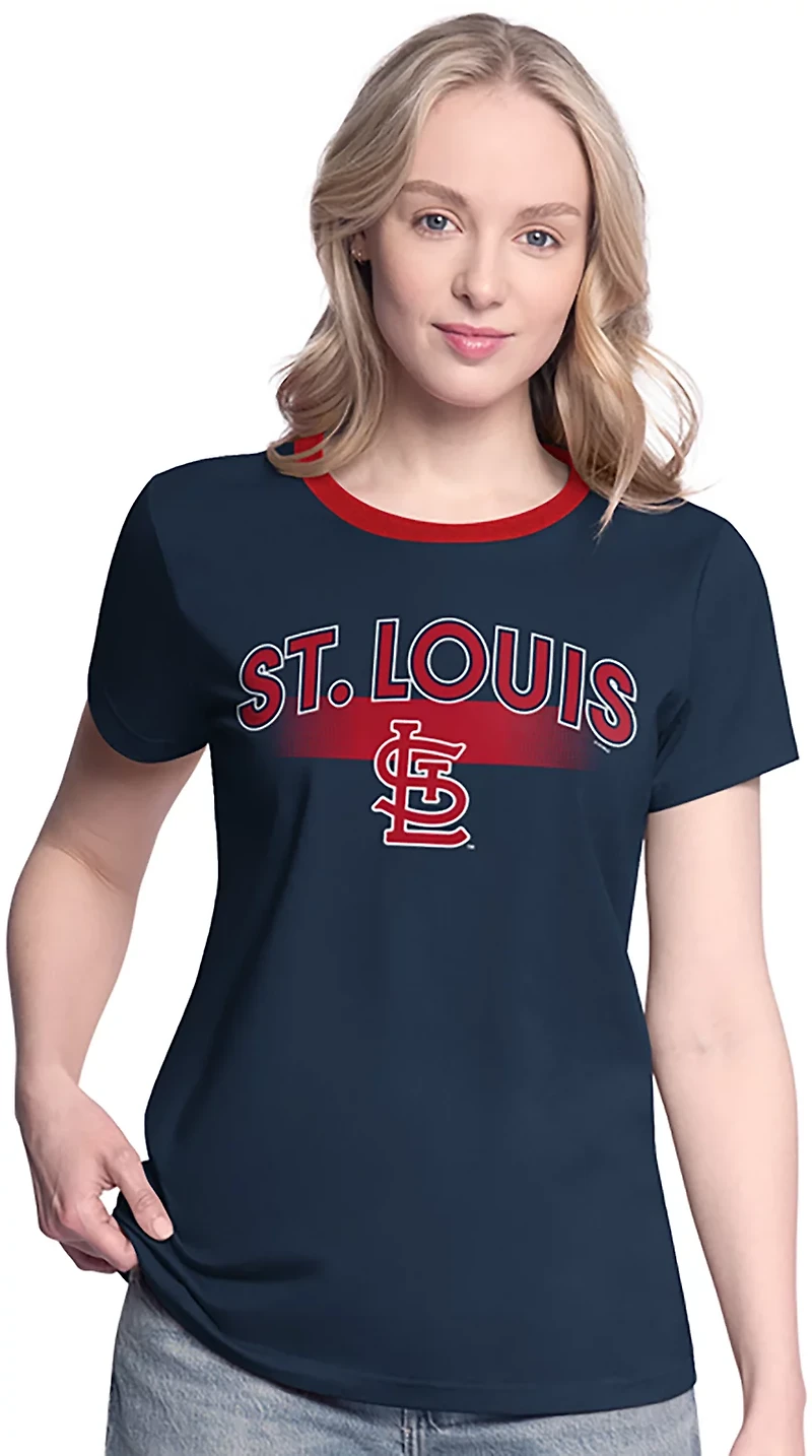 GIII-4Her St. Louis Cardinals Pitch T-shirt