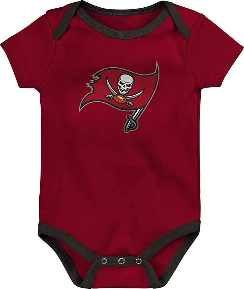 Outerstuff Infants' Buccaneers #1 Draft Pick 2-Piece Creeper and Blanket Set