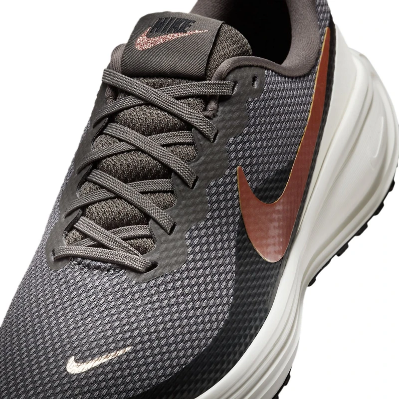 Nike Women's Revolution 8 Running Shoe