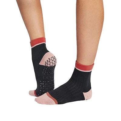 Tavi Grip Aria Yoga Quarter Socks