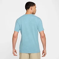 Nike Men's Sportswear Club Seasonal Wash T-shirt