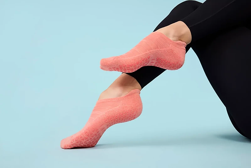 Tavi Savvy Breeze Grip Yoga Low Cut Socks