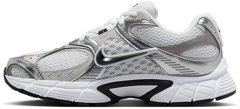 Nike Women's V5 Runner Shoes