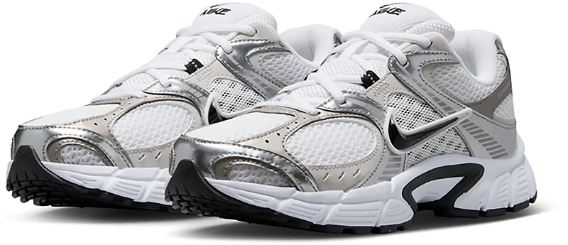 Nike Women's V5 Runner Shoes