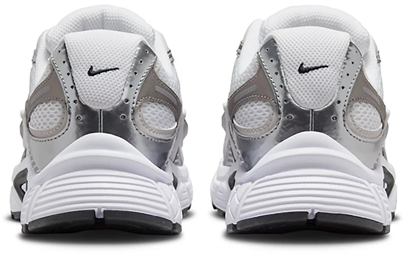 Nike Women's V5 Runner Shoes