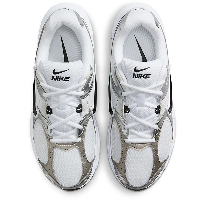 Nike Women's V5 Runner Shoes