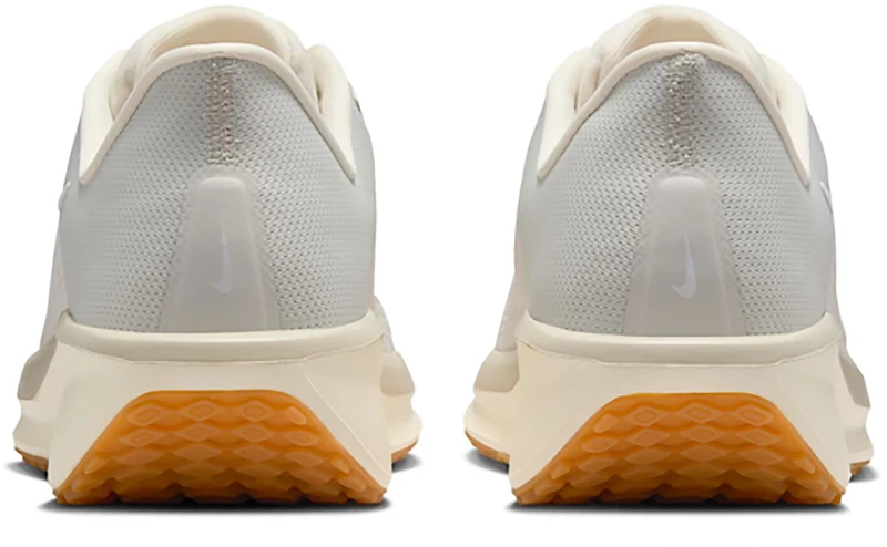 Nike Women's Quest 6 Running Shoes