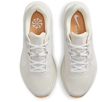 Nike Women's Quest 6 Running Shoes