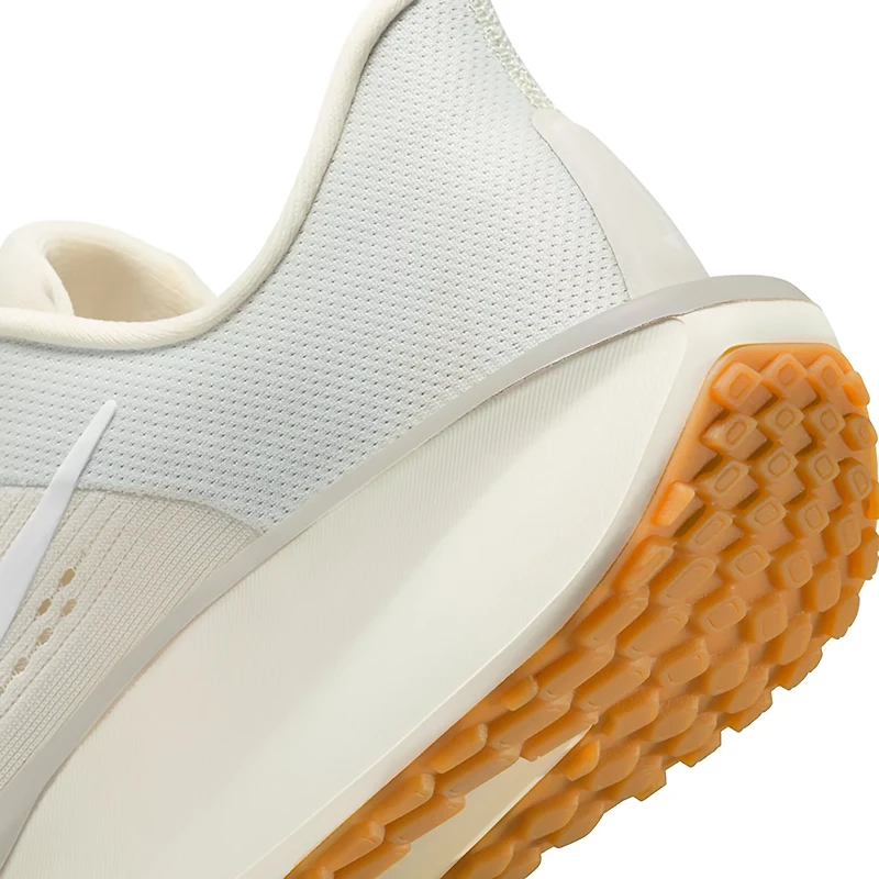 Nike Women's Quest 6 Running Shoes
