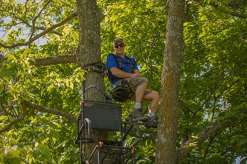 Muddy Outdoors Stronghold 1.5 Ladder Stand