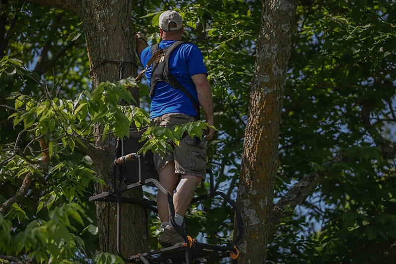 Muddy Outdoors Stronghold 1.5 Ladder Stand