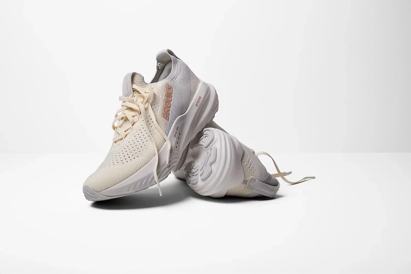 Brooks Women's Glycerin Stealthfit 22 Running Shoes