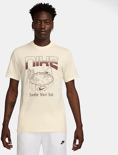 Nike Men's Sportswear M90 OC FB Brand Read Graphic T-shirt