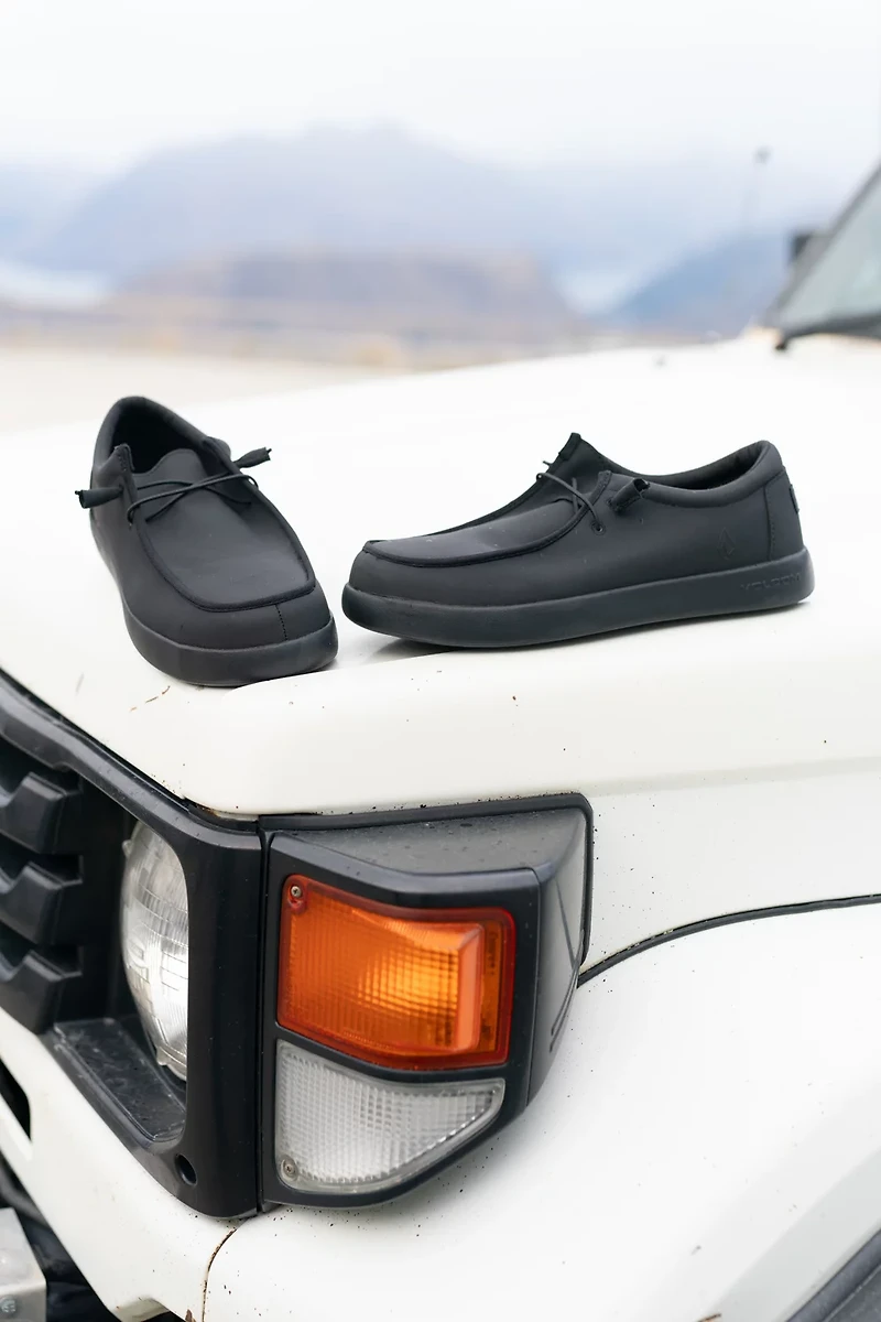 Volcom Men's Chill Skate Inspired Work Shoes