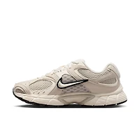Nike Women's V5 Runner Shoes