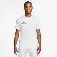 Nike Men's Sportswear Standard Official T-shirt