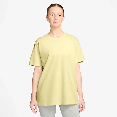 Nike Women's Sportswear Classic Short Sleeve T-shirt