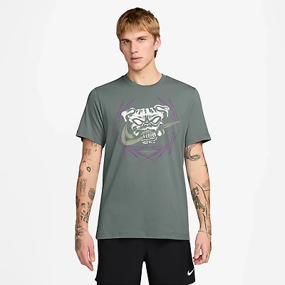Nike Men's Modern Fitness Graphic T-shirt