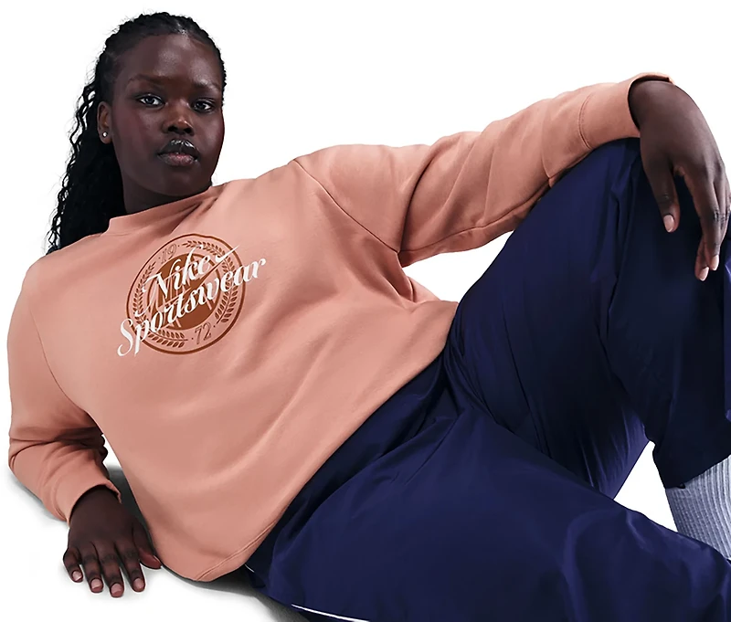 Nike Women's Sportswear Club Fleece GFX Crew Sweatshirt