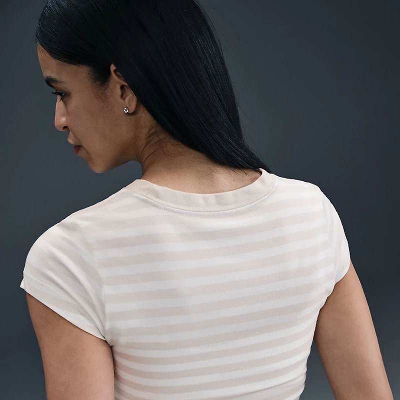 Nike Women's Sportswear Baby GFX SPD T-shirt