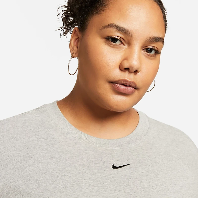 Nike Women's Sportswear Essential BF LBR Plus T-shirt