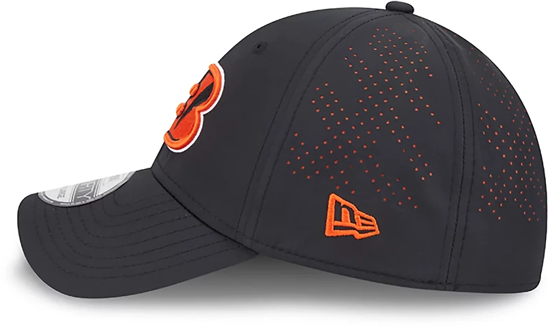 New Era Men's Bengals Night Black 39THIRTY Cap