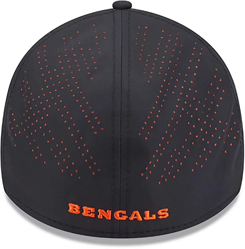 New Era Men's Bengals Night Black 39THIRTY Cap