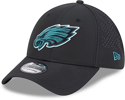New Era Men's Eagles Night Black 39THIRTY Cap