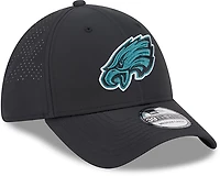 New Era Men's Eagles Night Black 39THIRTY Cap