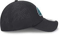 New Era Men's Eagles Night Black 39THIRTY Cap