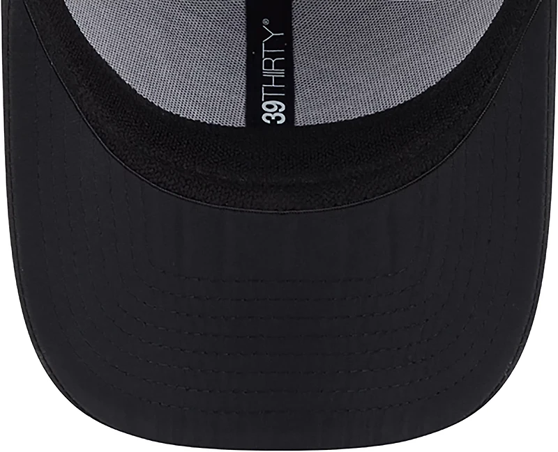 New Era Men's Eagles Night Black 39THIRTY Cap