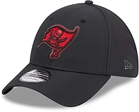 New Era Men's Buccaneers Night Black 39THIRTY Cap