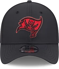 New Era Men's Buccaneers Night Black 39THIRTY Cap