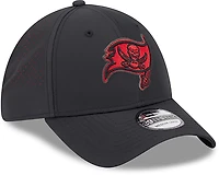 New Era Men's Buccaneers Night Black 39THIRTY Cap