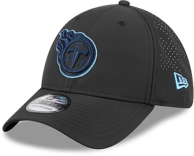 New Era Men's Titans Night Black 39THIRTY Cap