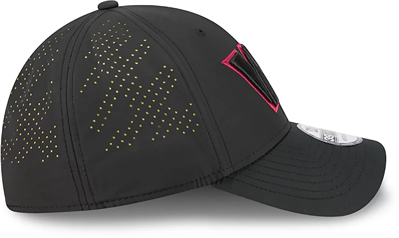 New Era Men's Commanders Night Black 39THIRTY Cap