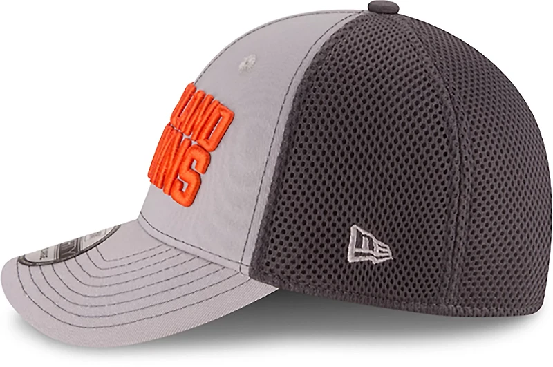 New Era Men's Browns Grayed Out NEO 2 39THIRTY Cap